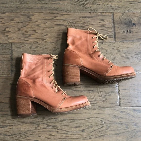 Frye Lace Up Tan Leather Boots women’s Sz 8 - Picture 5 of 14